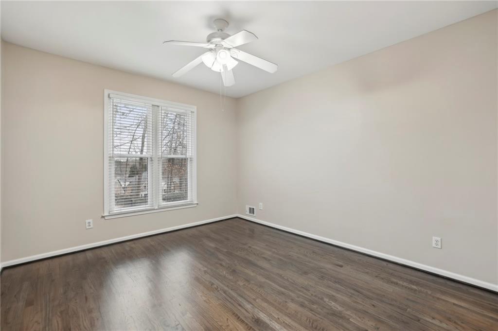 320 Old Sandhurst Station