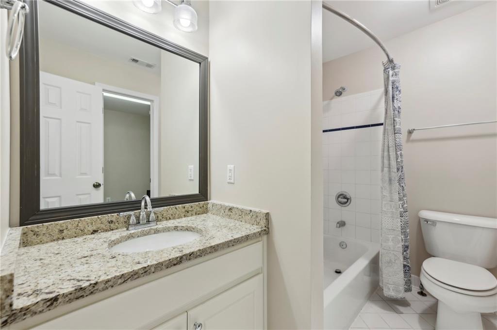 320 Old Sandhurst Station