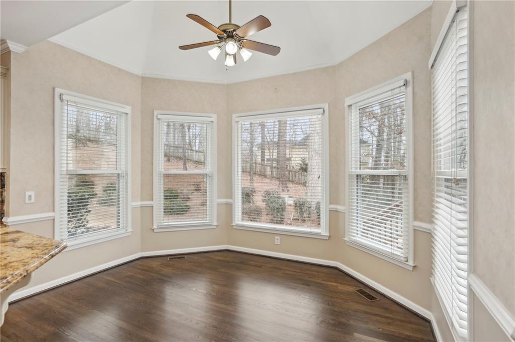 320 Old Sandhurst Station