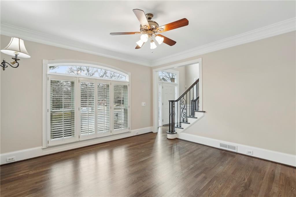 320 Old Sandhurst Station