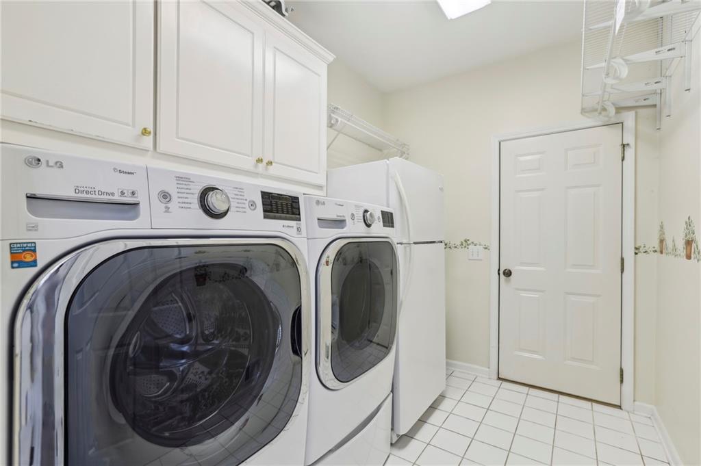 320 Old Sandhurst Station