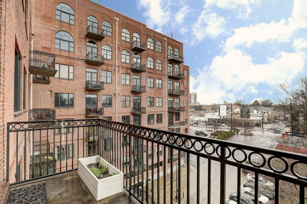 3235 Roswell Road Unit 703