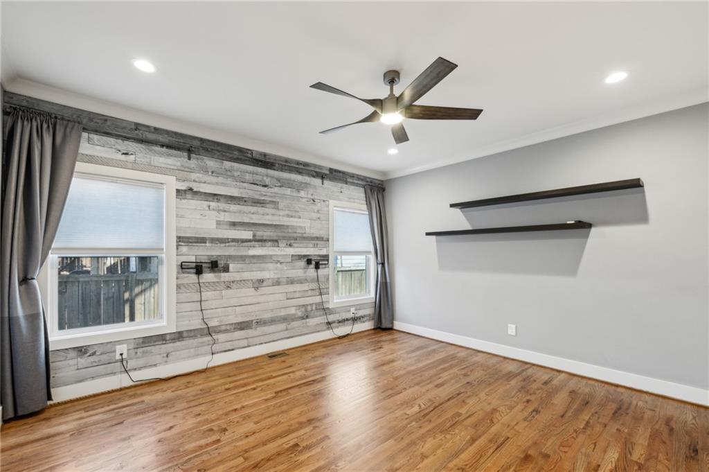 1237 MILTON Terrace SE