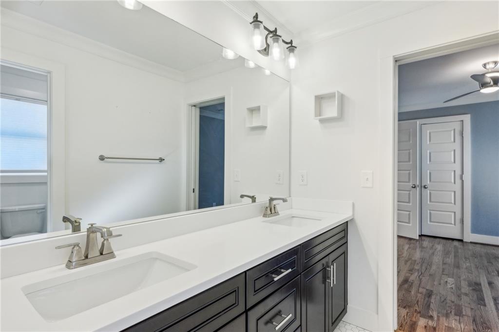 1237 MILTON Terrace SE