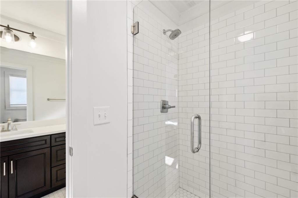 1237 MILTON Terrace SE