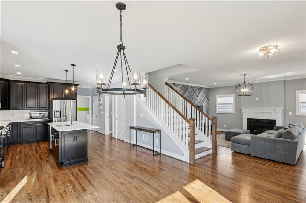 1237 MILTON Terrace SE