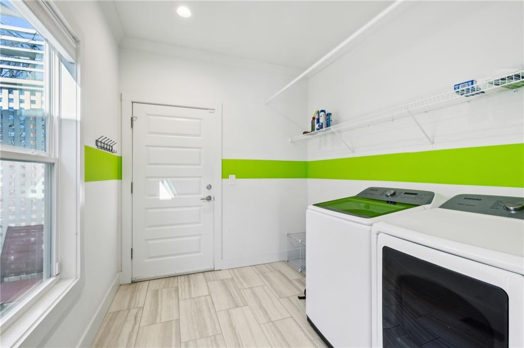 1237 MILTON Terrace SE