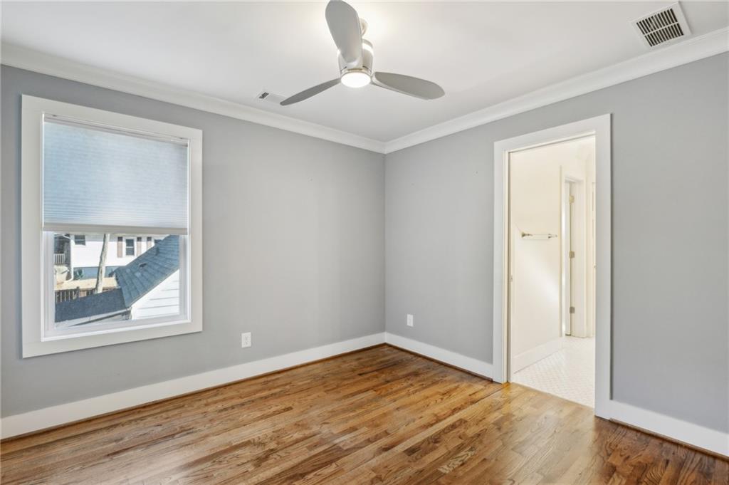 1237 MILTON Terrace SE