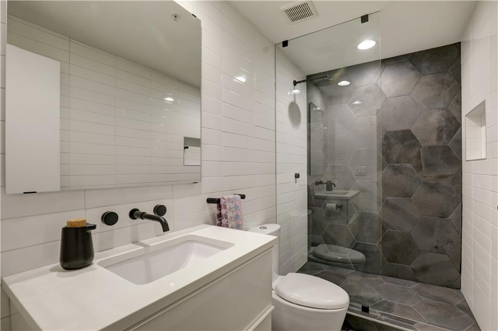 3235 Roswell Road Unit 703