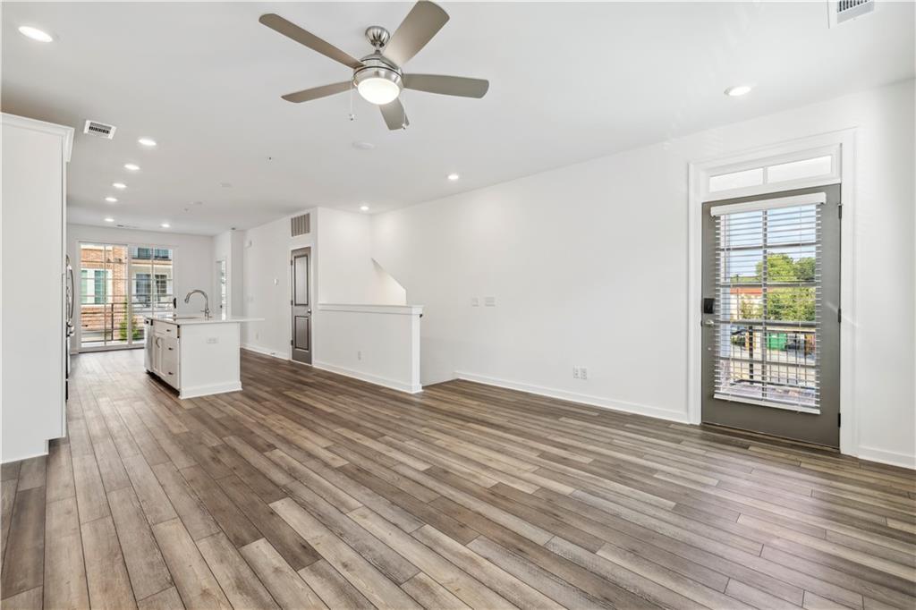 432 Burton Drive Unit 301