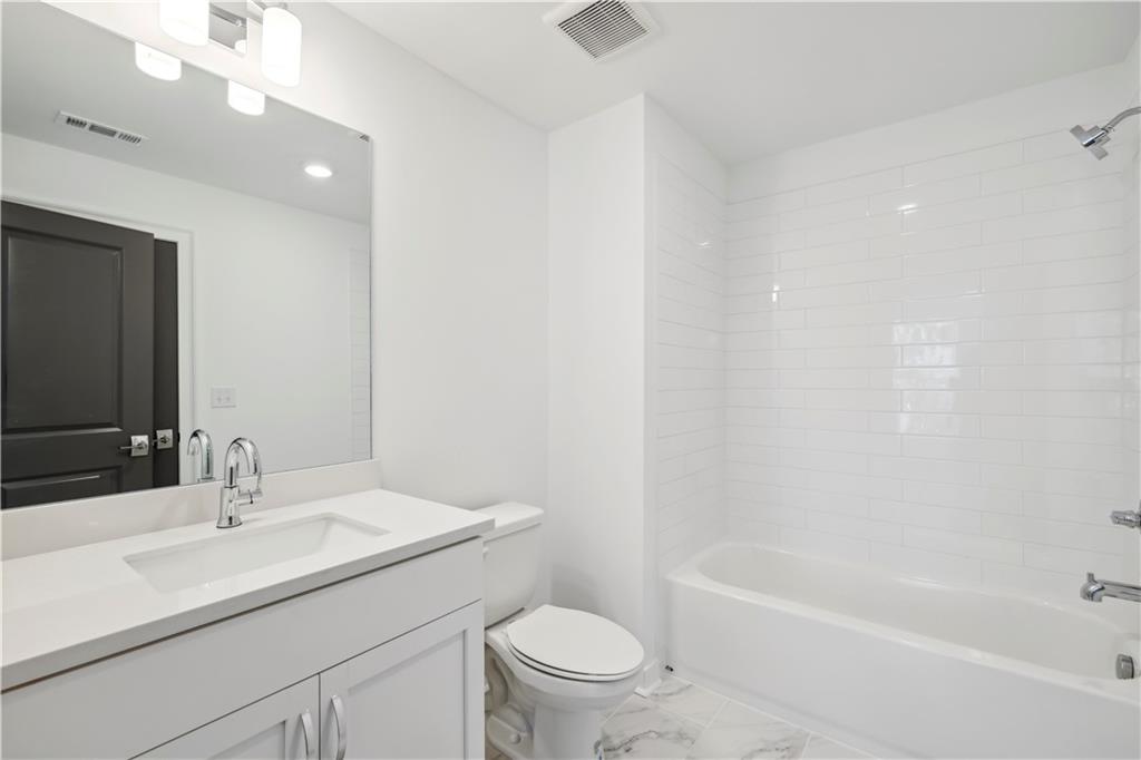 432 Burton Drive Unit 301