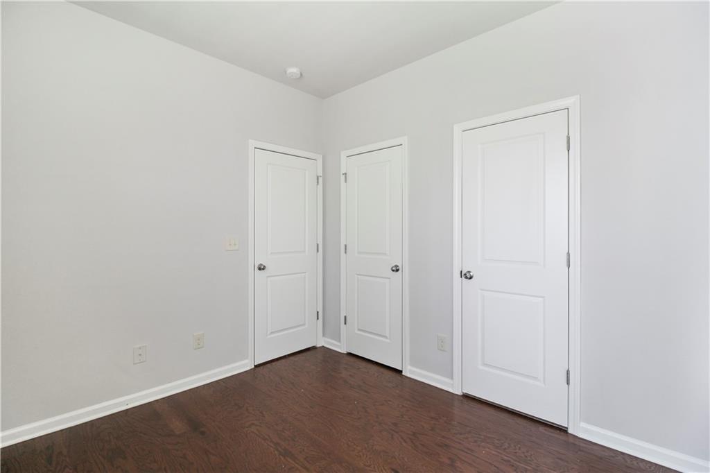 5090 BREEZEWOOD Circle