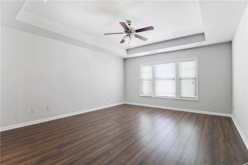 5090 BREEZEWOOD Circle