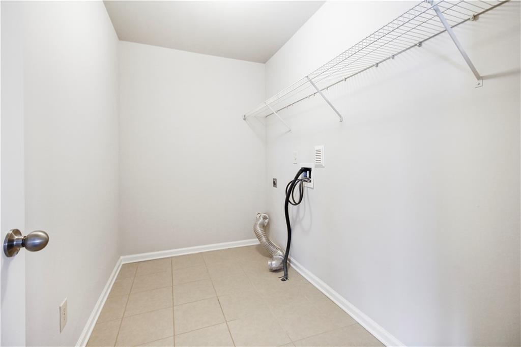 5090 BREEZEWOOD Circle