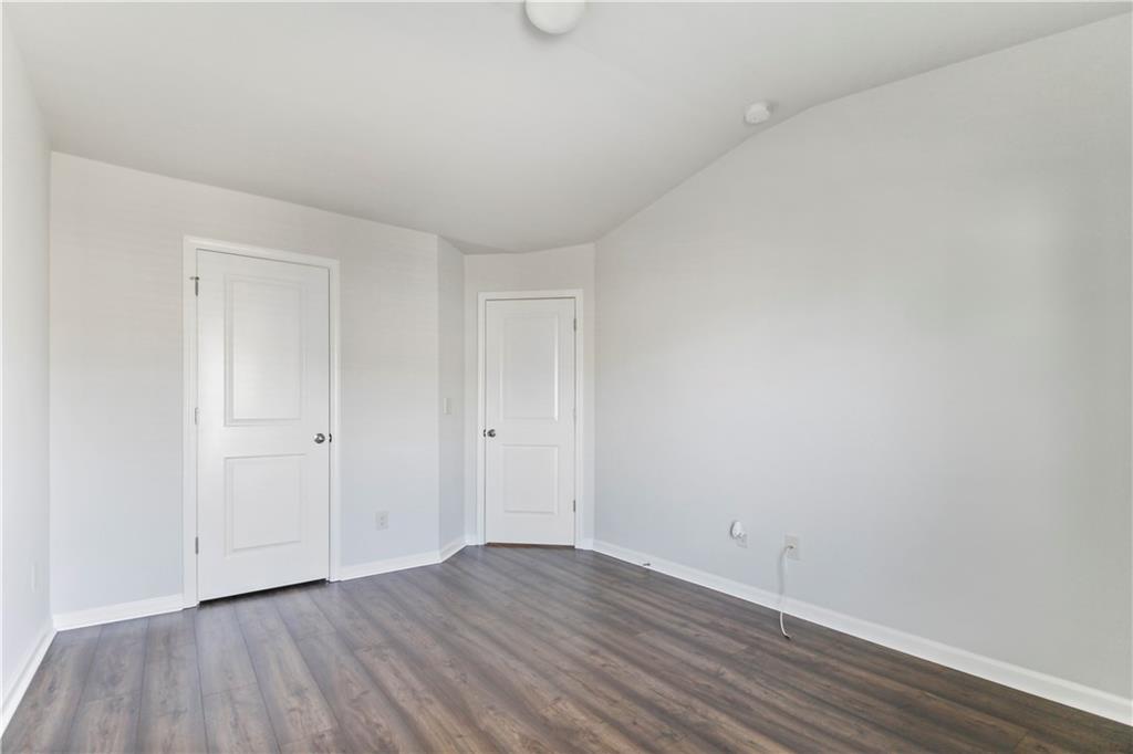 5090 BREEZEWOOD Circle