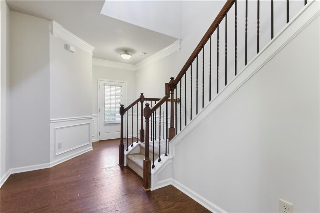 5090 BREEZEWOOD Circle