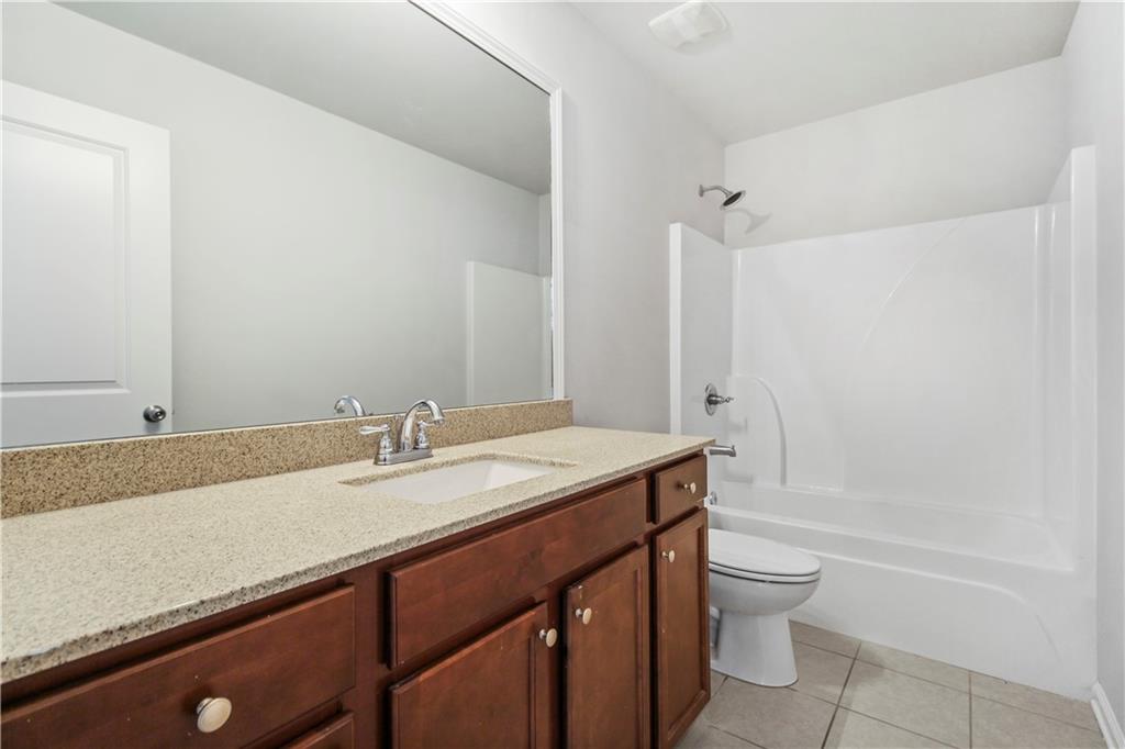 5090 BREEZEWOOD Circle