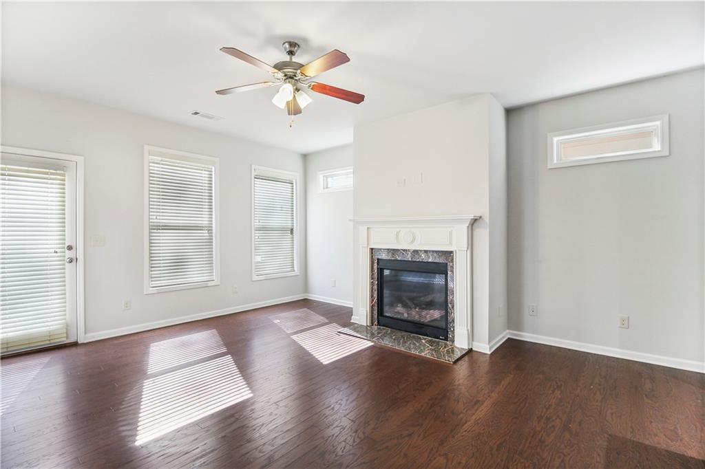 5090 BREEZEWOOD Circle