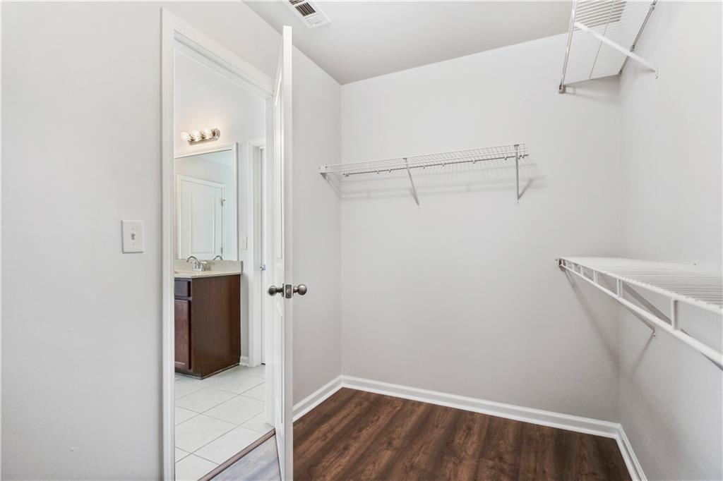 5090 BREEZEWOOD Circle