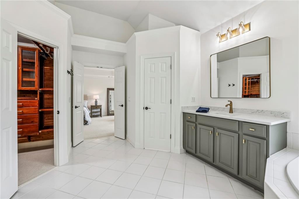 1165 Beacon Hill Crossing