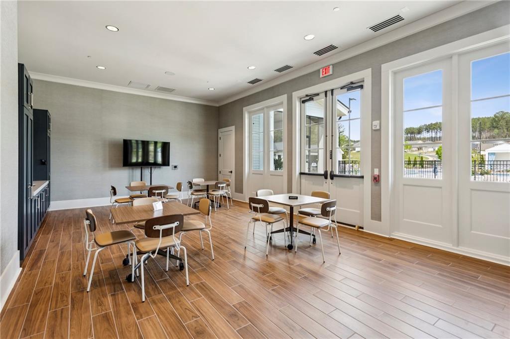 443 Southland Circle