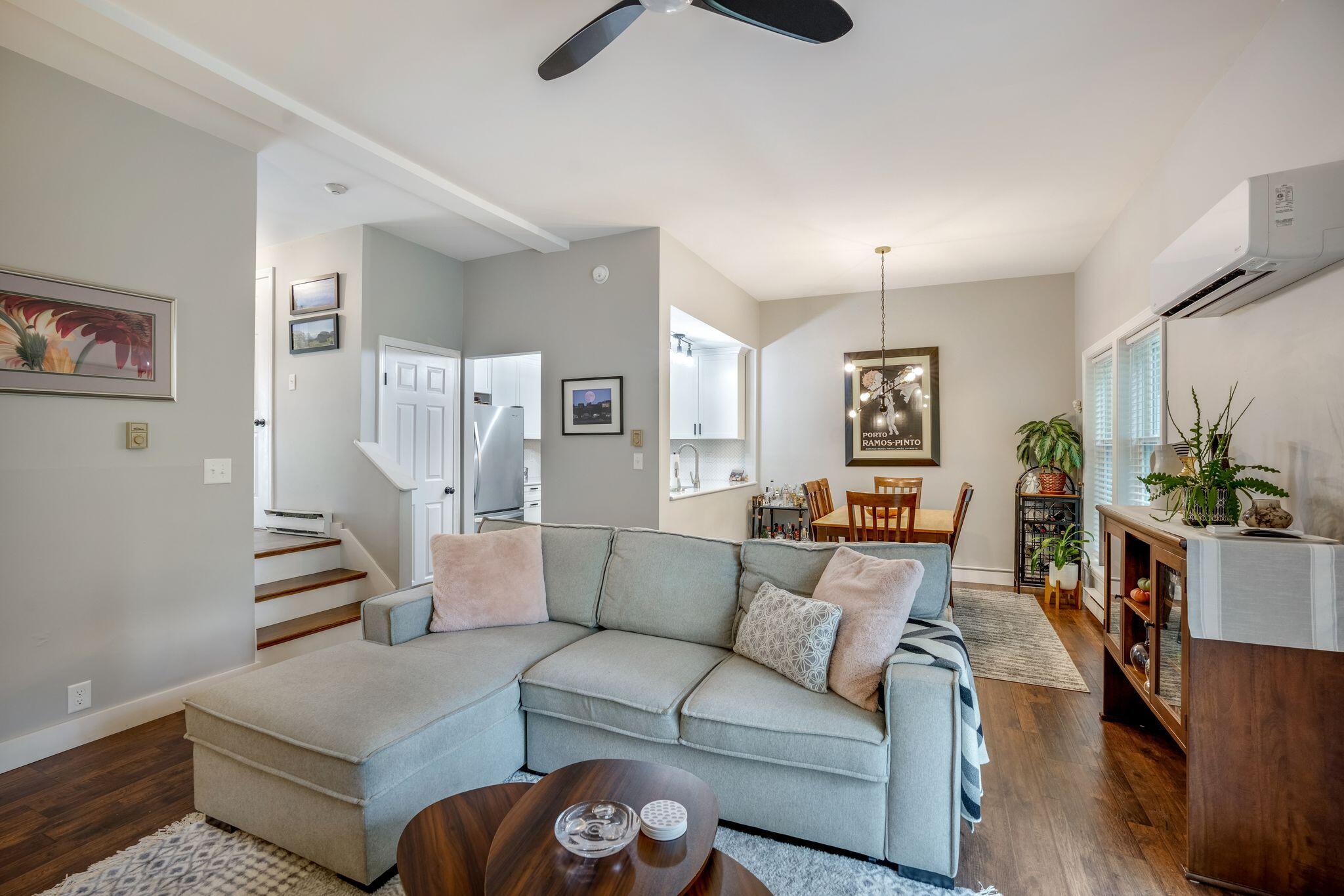 10 Sadler Drive, 10