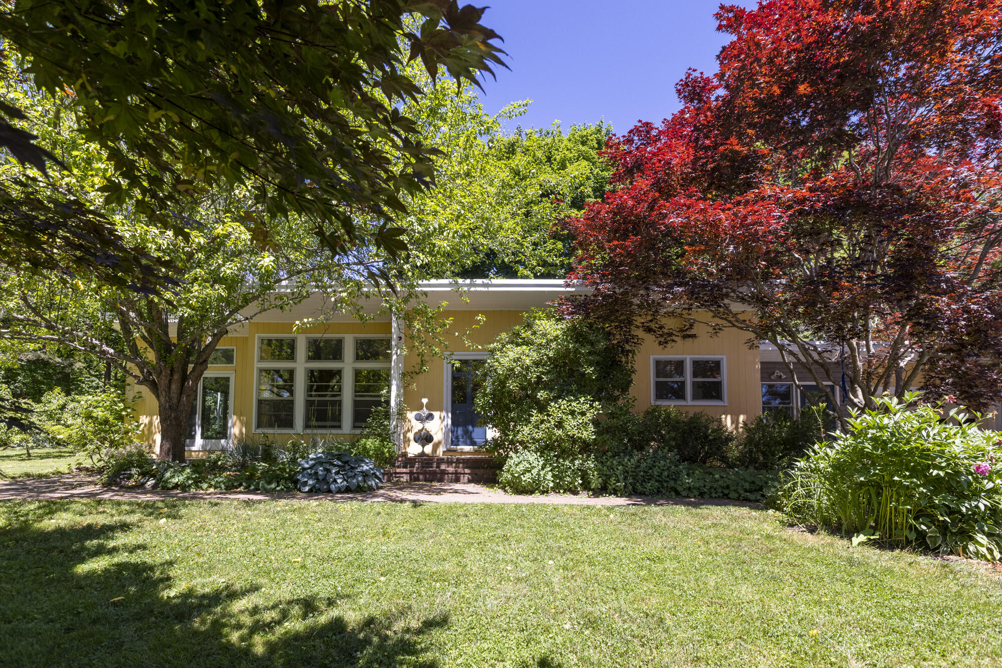 1 Pleasant Valley Avenue