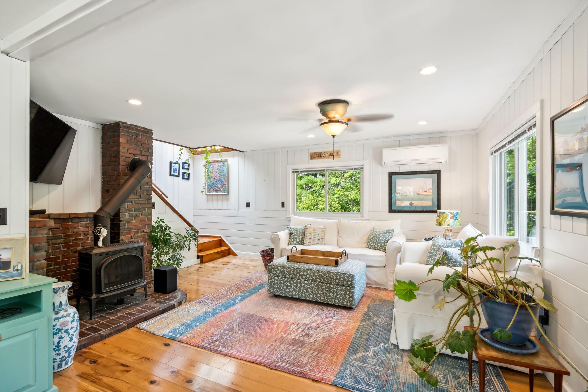 9 West Tioga Avenue
