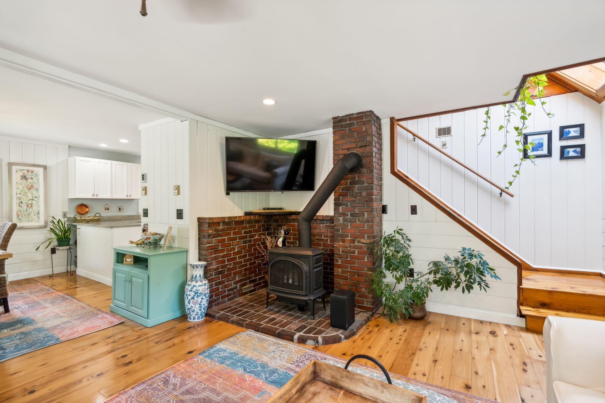 9 West Tioga Avenue