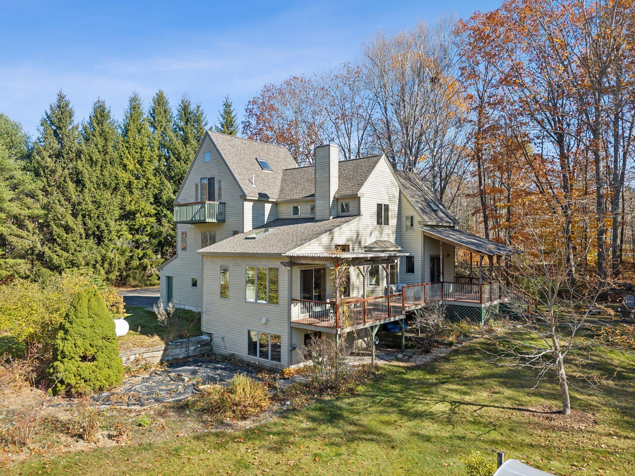 6 Bishop Farm Road