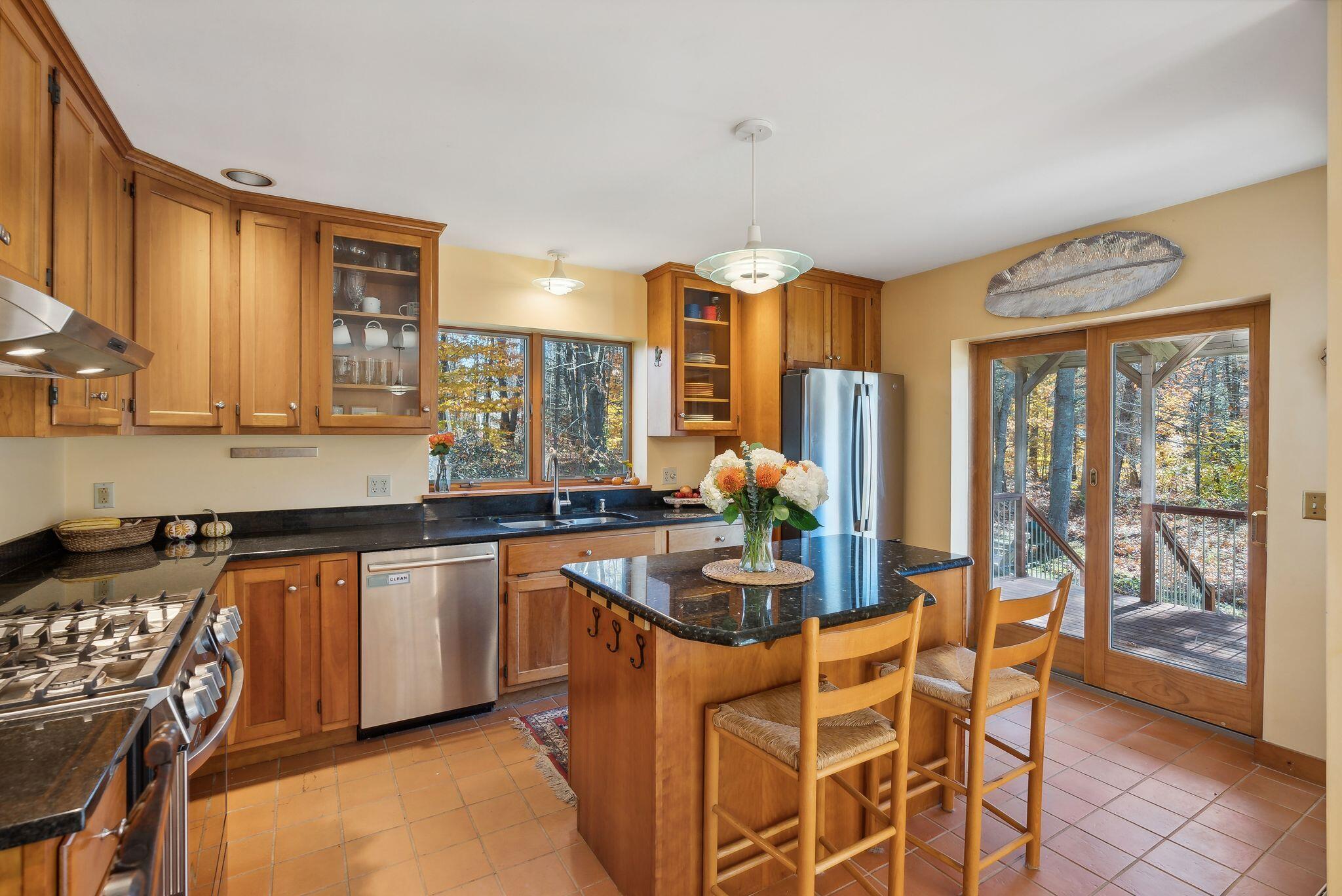 6 Bishop Farm Road