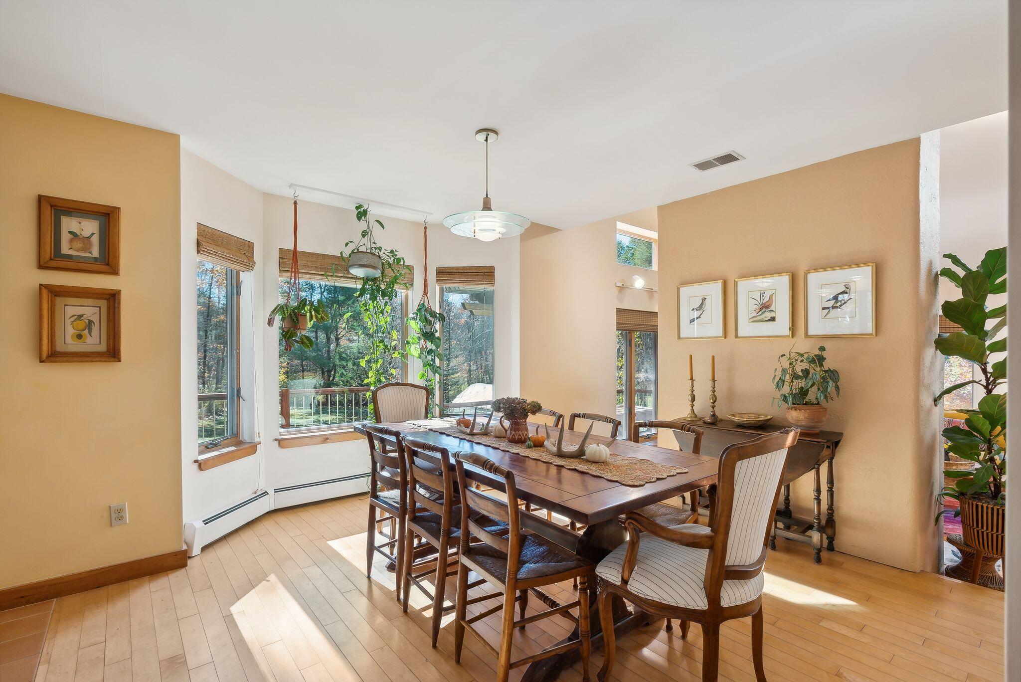 6 Bishop Farm Road