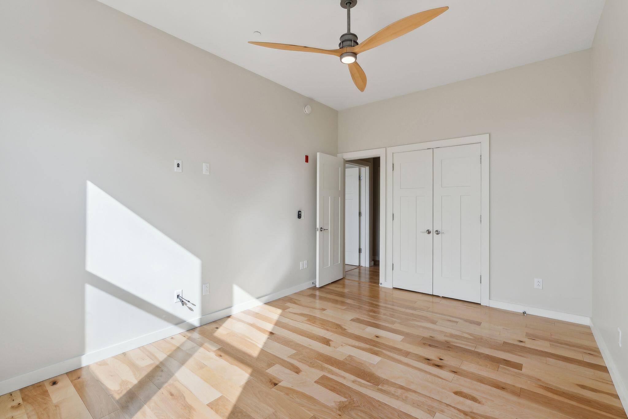 341 Pine Street, 304