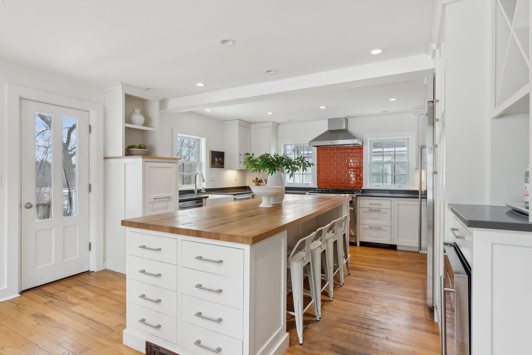 30 East Elm Street