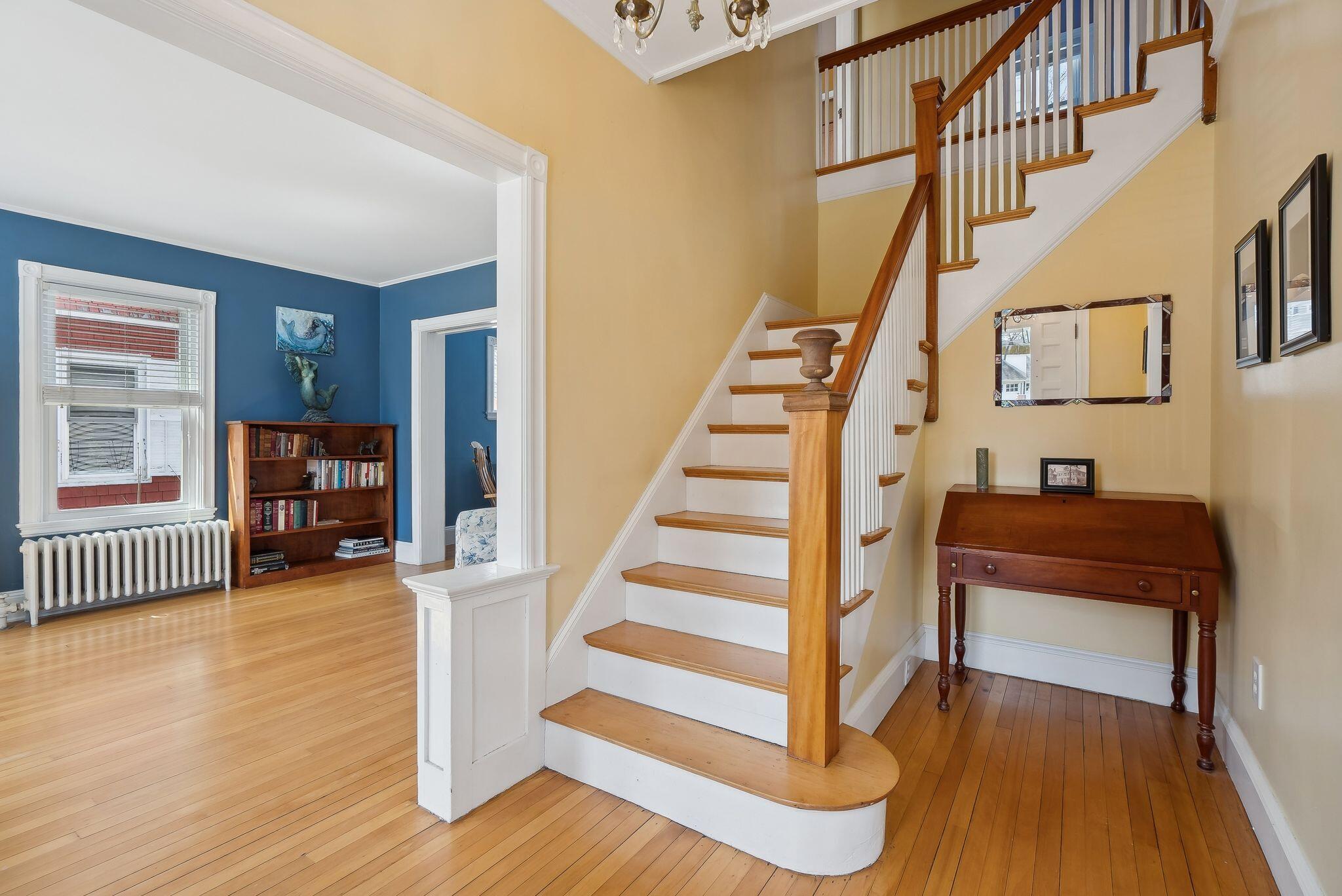 343 Woodford Street