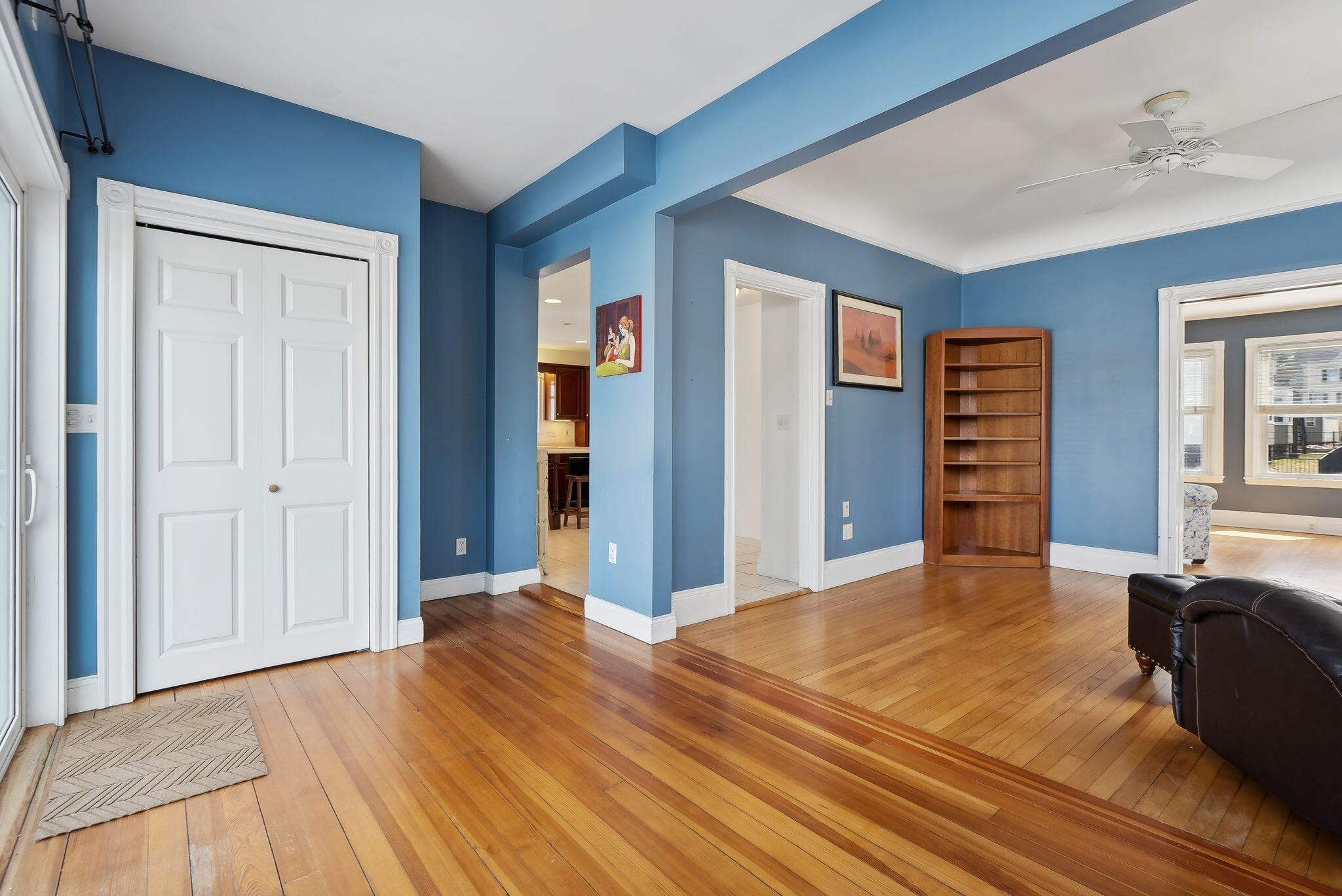 343 Woodford Street
