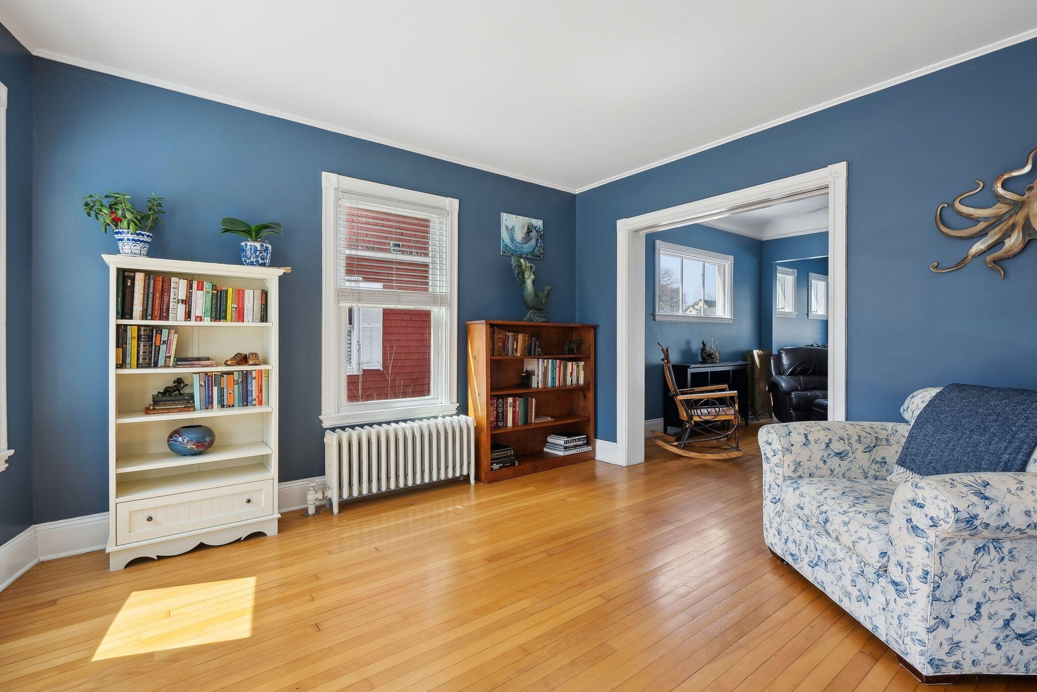 343 Woodford Street