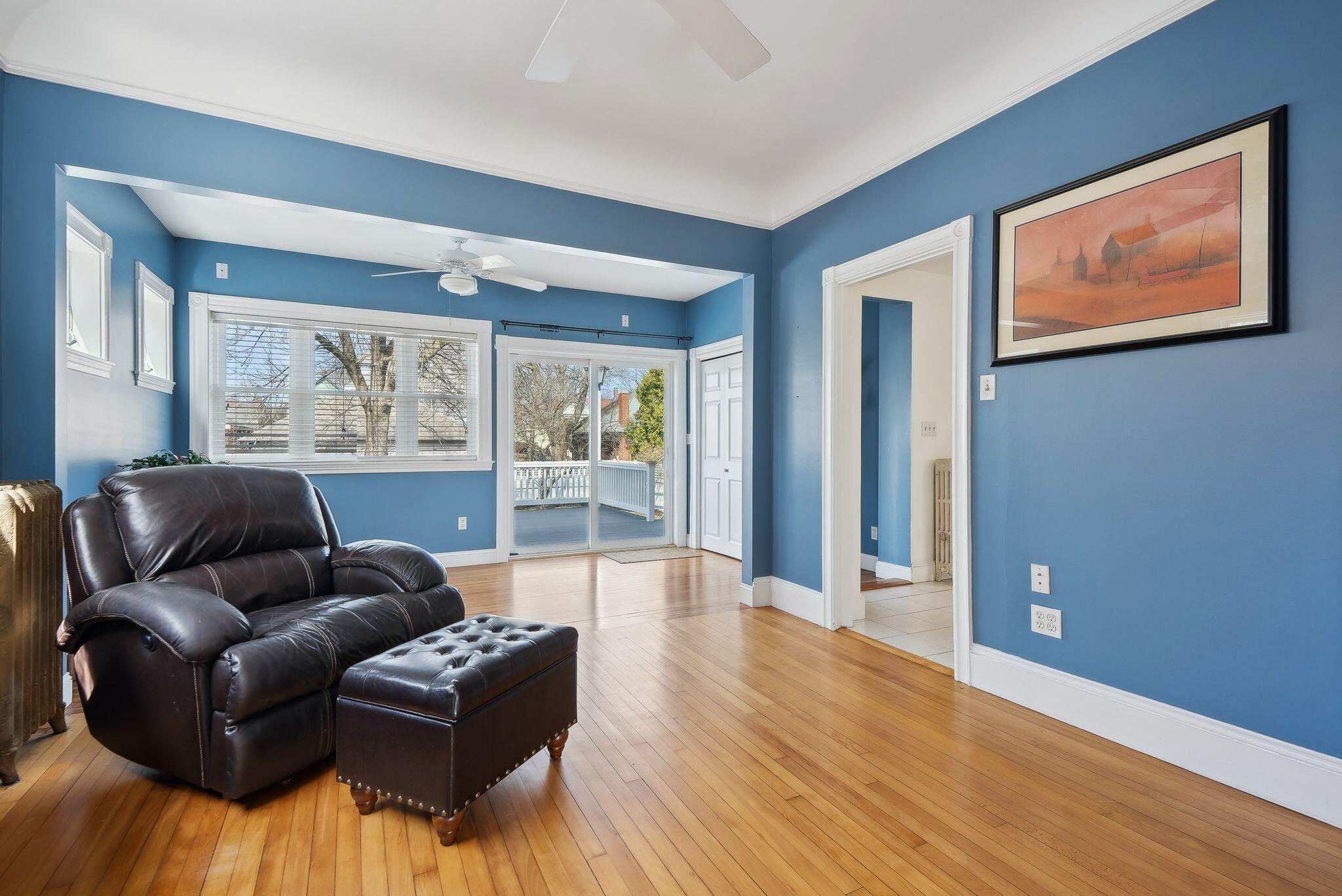343 Woodford Street