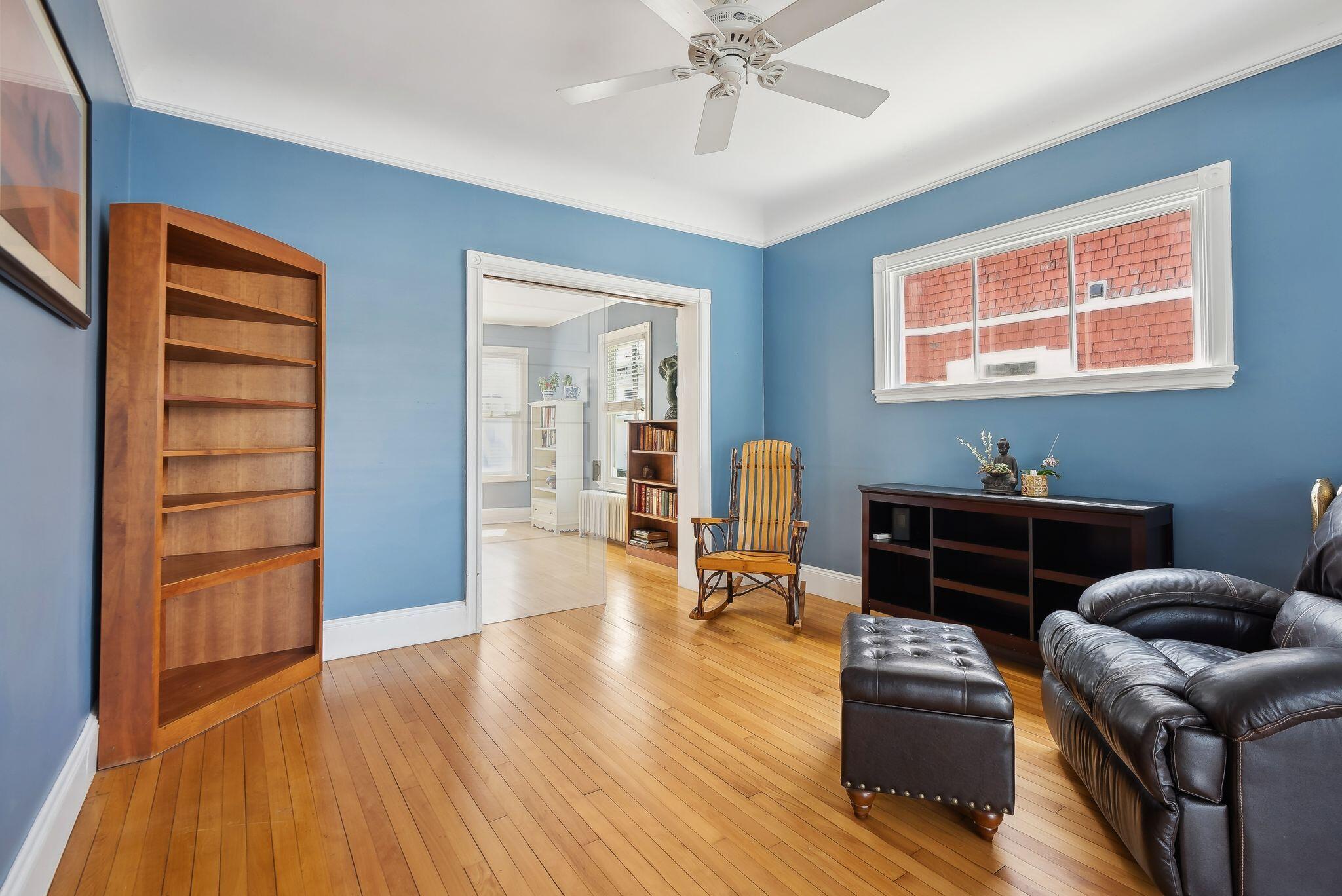 343 Woodford Street