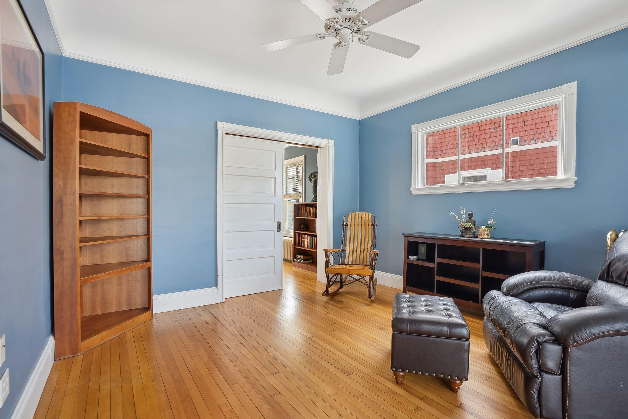 343 Woodford Street