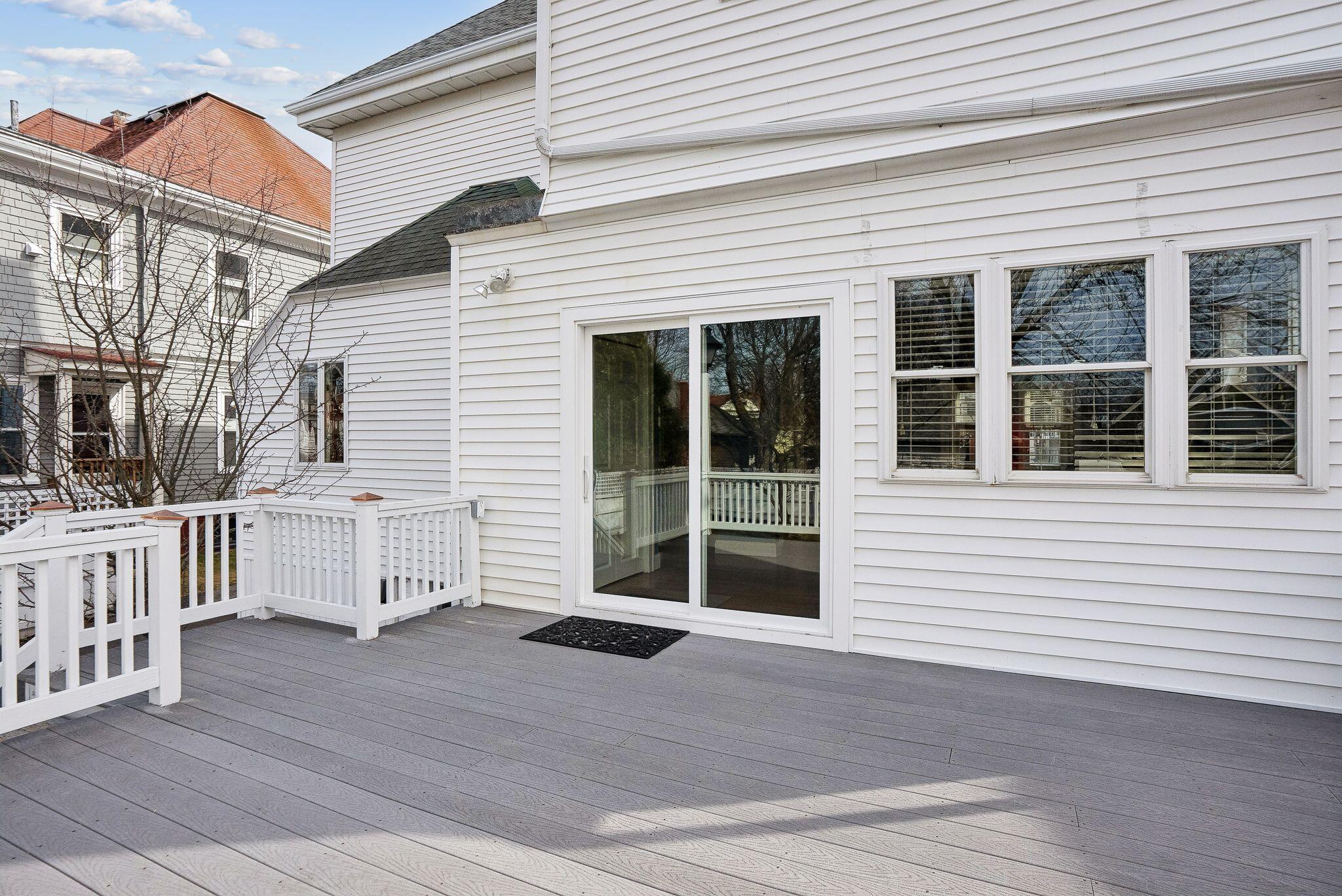 343 Woodford Street