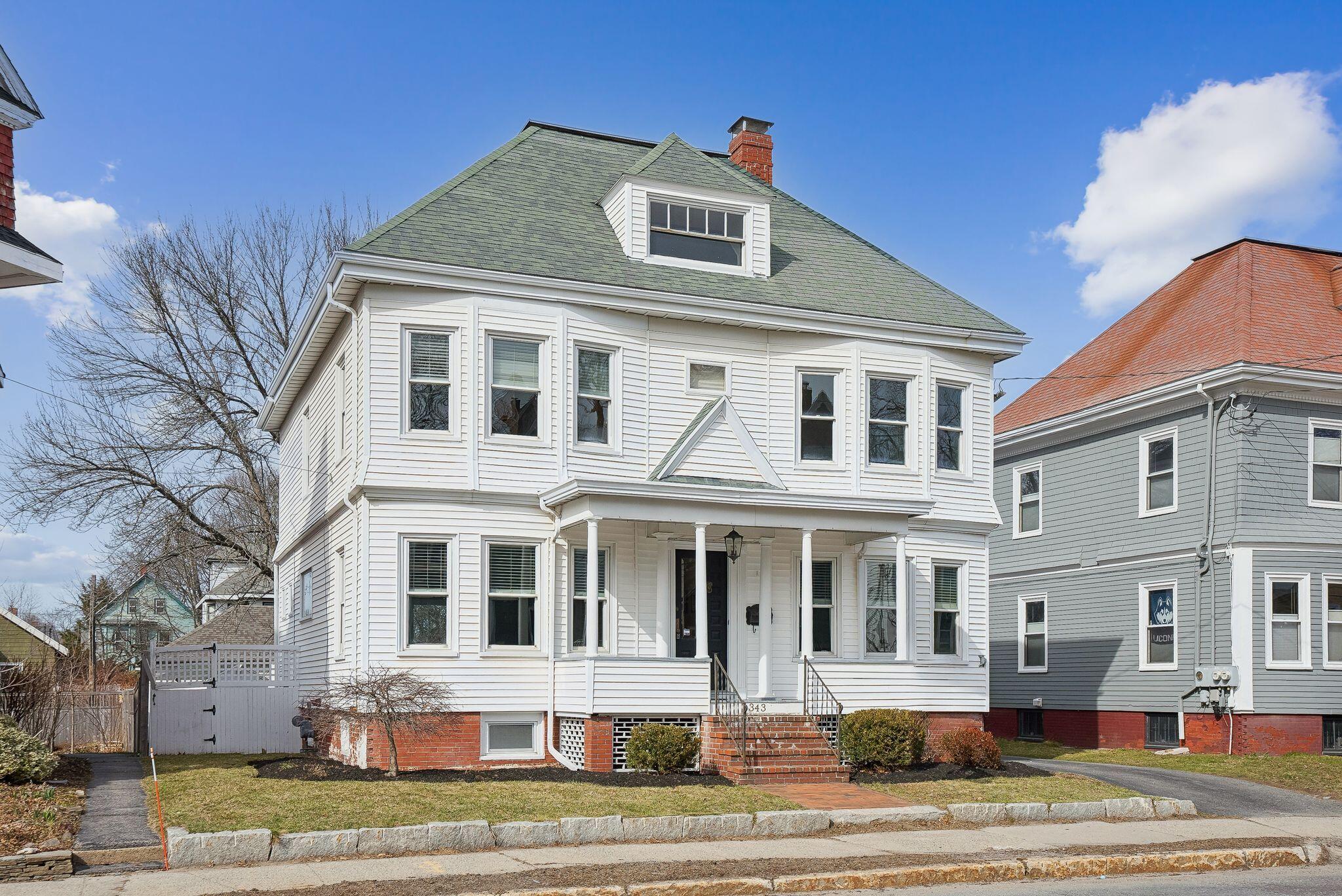 343 Woodford Street