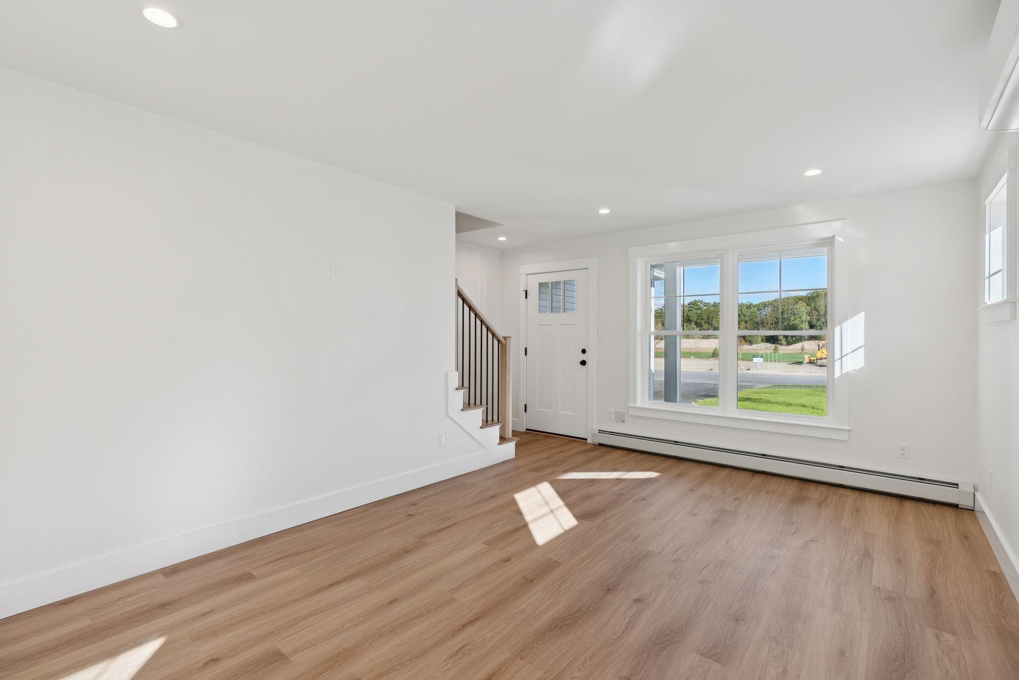 15 Feldspar Lane, 8