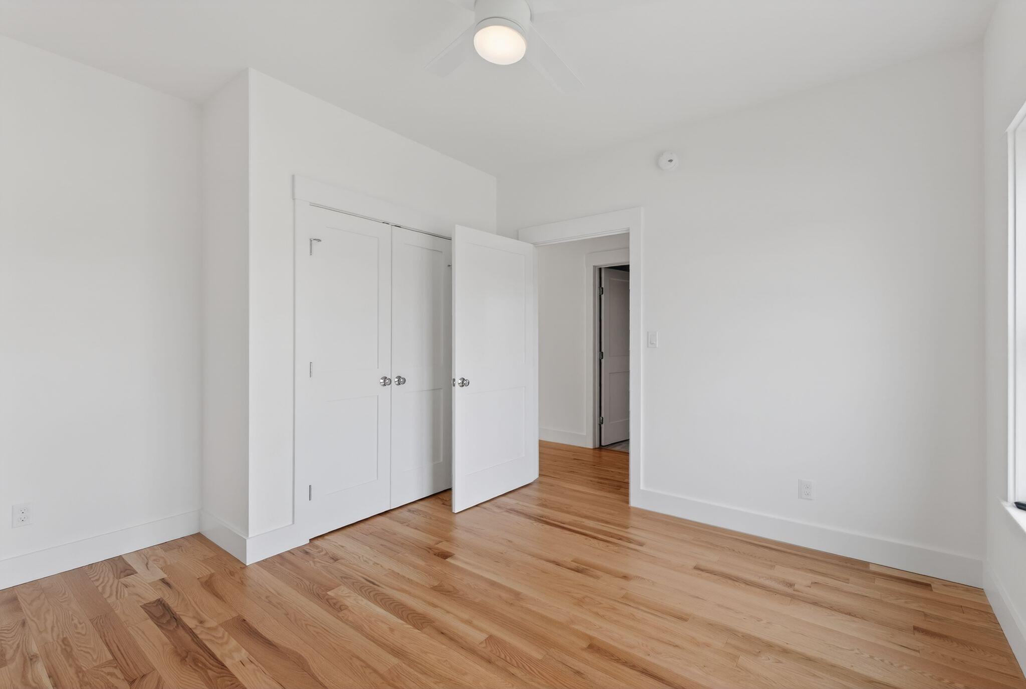 1 Feldspar Lane, 1