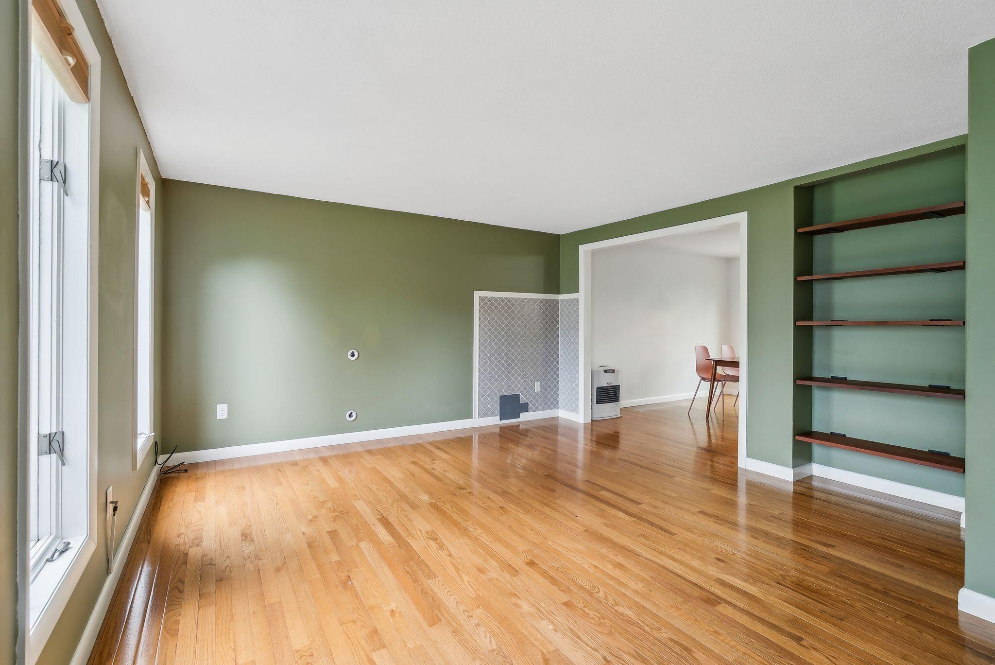 17 Graham Road, 17