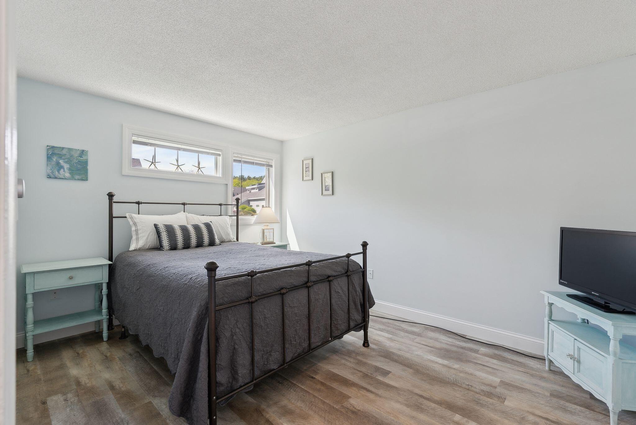 146 W West Grand Avenue, 30