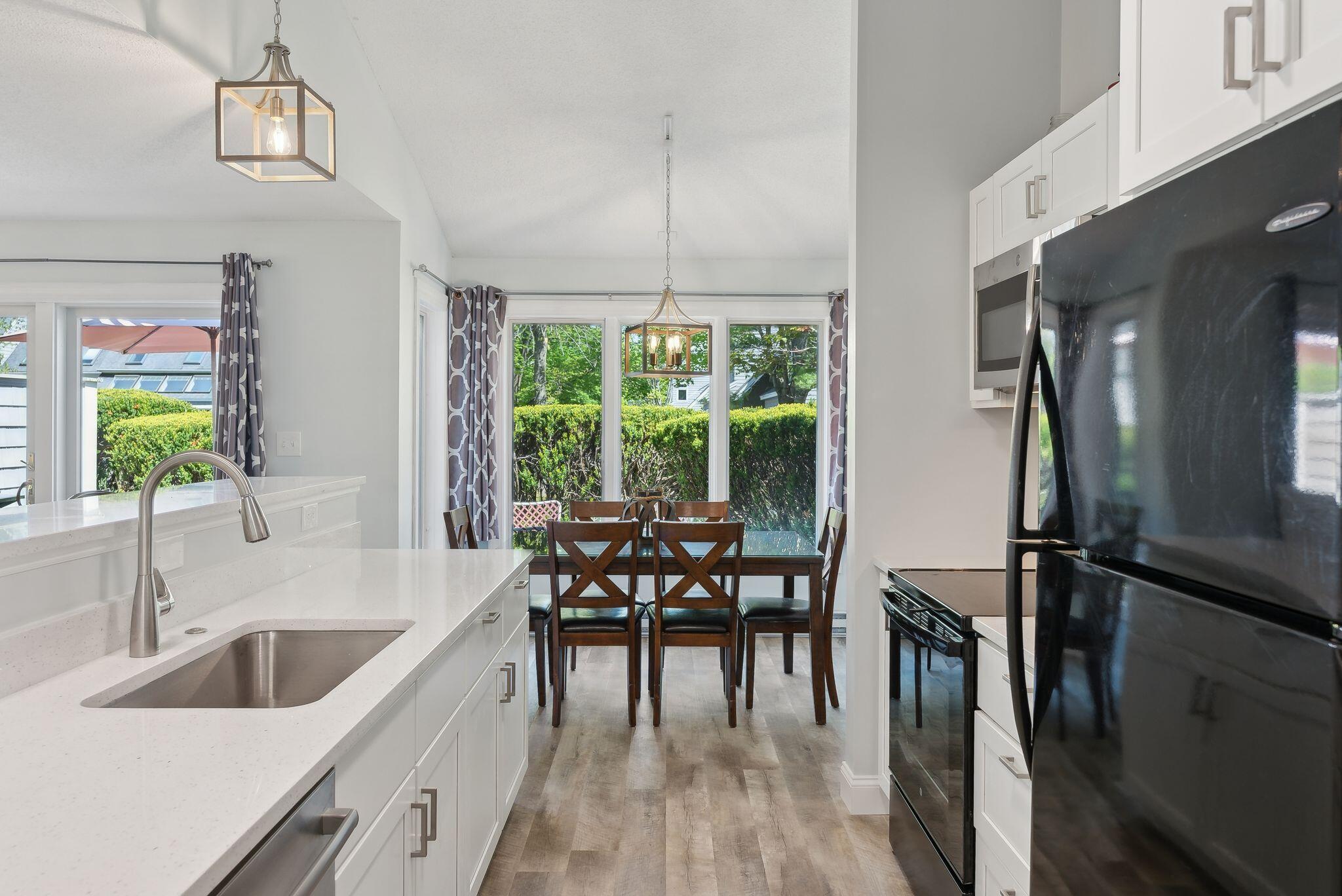 146 W West Grand Avenue, 30