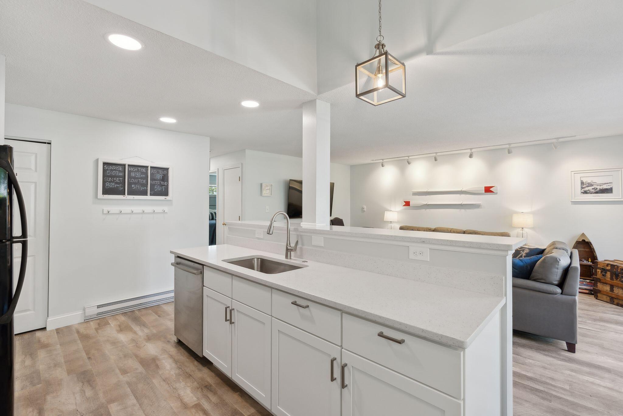 146 W West Grand Avenue, 30