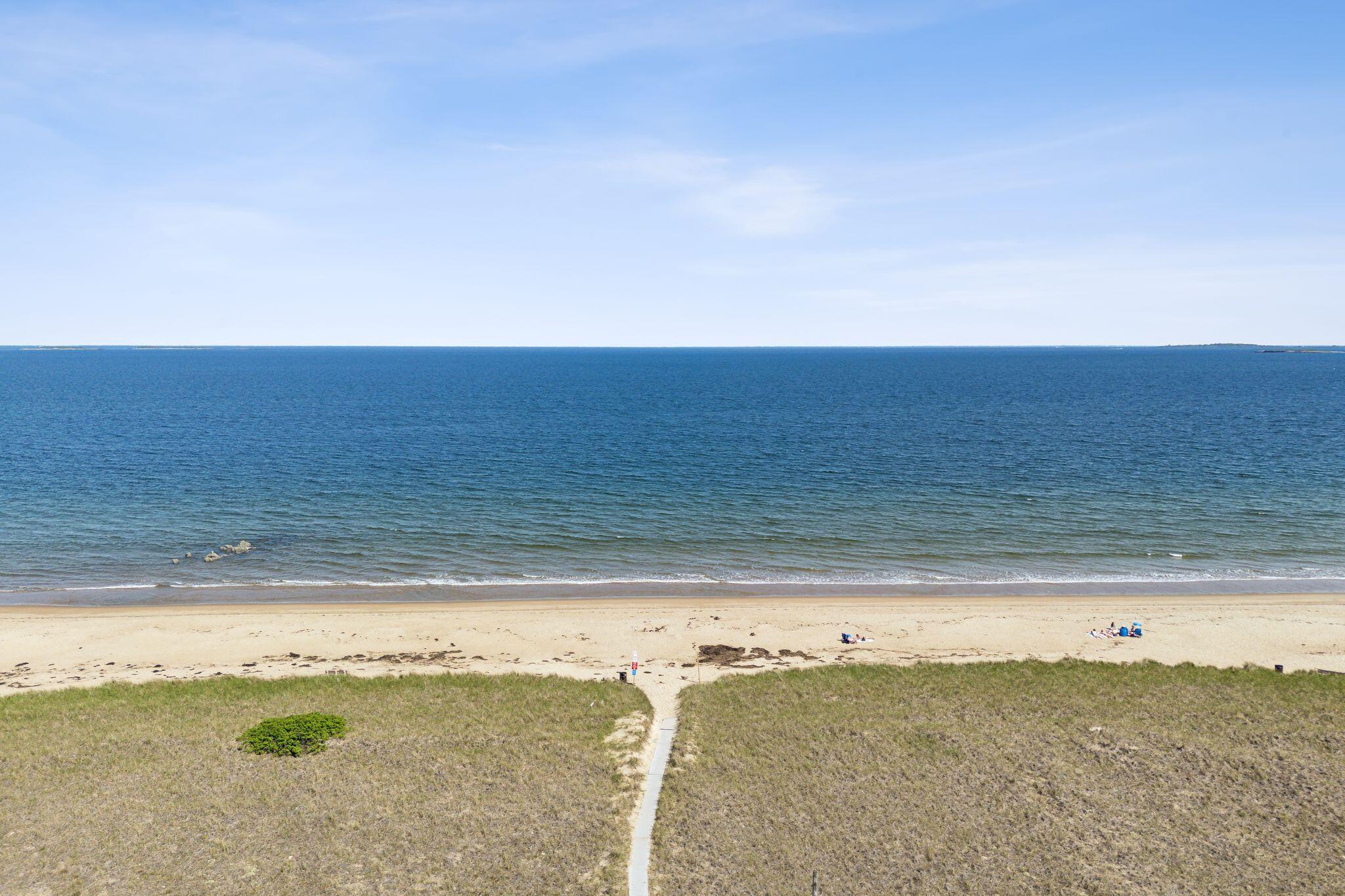 146 W West Grand Avenue, 30