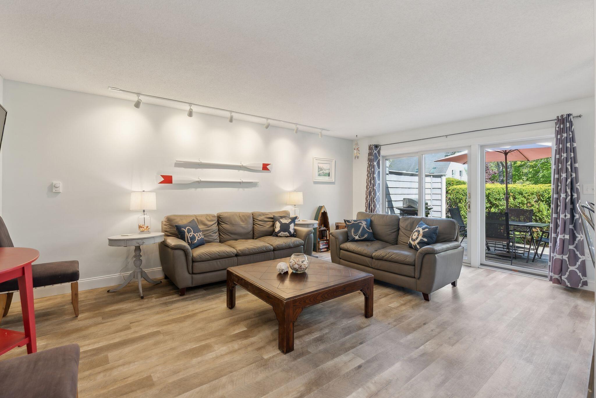146 W West Grand Avenue, 30